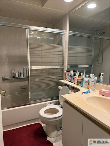226 Blew Court 226, East Brunswick, NJ 08816