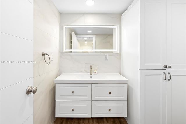 600 Three Islands Blvd 604, Hallandale Beach, FL 33009