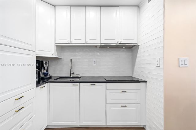 600 Three Islands Blvd 604, Hallandale Beach, FL 33009