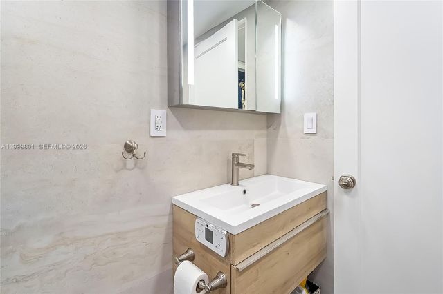 600 Three Islands Blvd 604, Hallandale Beach, FL 33009