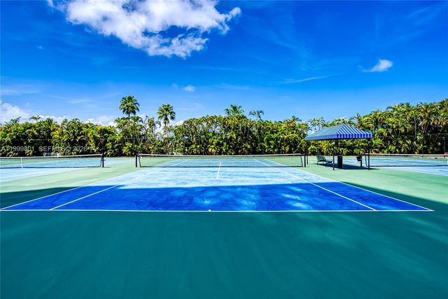 600 Three Islands Blvd 604, Hallandale Beach, FL 33009