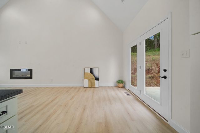 340 Battlefield Drive, Dandridge, TN 37725