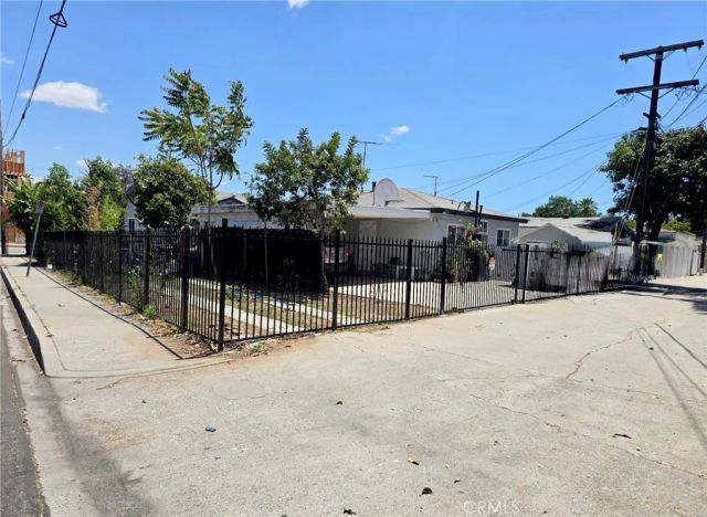 1119 Calzona, Los Angeles, CA 90023
