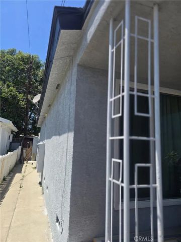 1119 Calzona, Los Angeles, CA 90023
