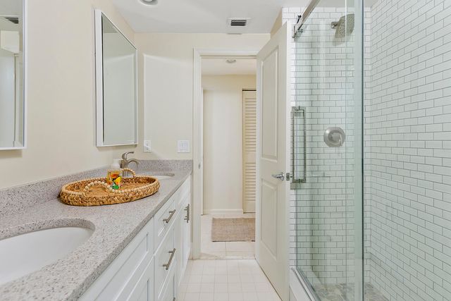 11818 Pebblewood Drive 101, Wellington, FL 33414