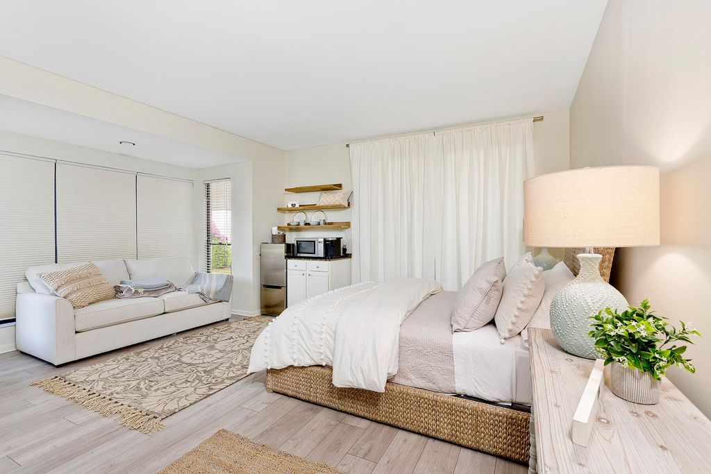 11818 Pebblewood Drive 101, Wellington, FL 33414