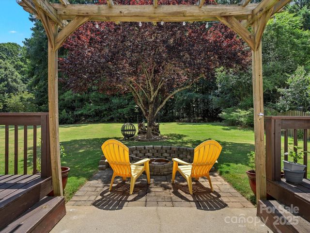 18001 Bluff Inlet Road, Cornelius, NC 28031