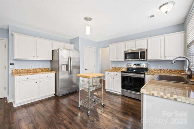 18001 Bluff Inlet Road, Cornelius, NC 28031