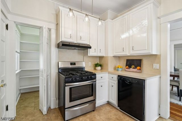 10 Sunnyside Pl, Verona Twp., NJ 07044