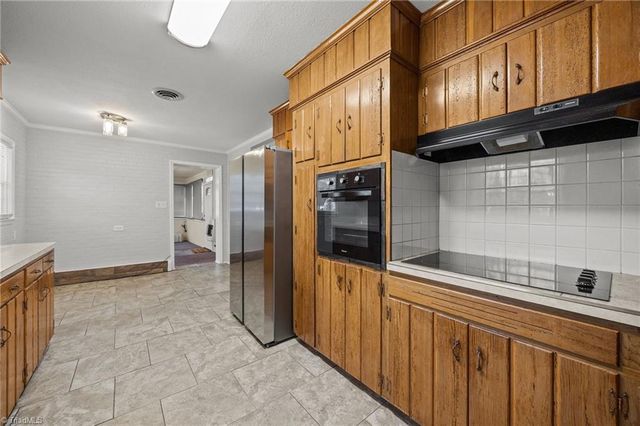 3805 Littlebrook Drive, Clemmons, NC 27012