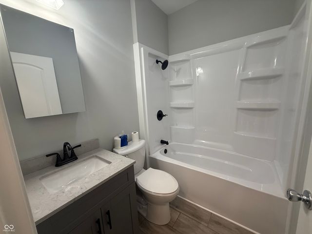 106 W Chestnut Street, Fairland, IN 46126