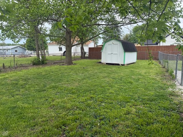 106 W Chestnut Street, Fairland, IN 46126