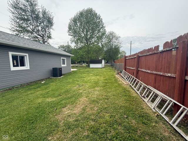 106 W Chestnut Street, Fairland, IN 46126