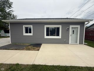 106 W Chestnut Street, Fairland, IN 46126