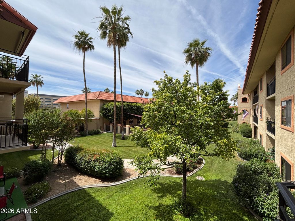10330 W THUNDERBIRD Boulevard C203, Sun City, AZ 85351 — exterior