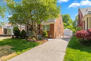 15587 Russell Avenue, Allen Park, MI 48101