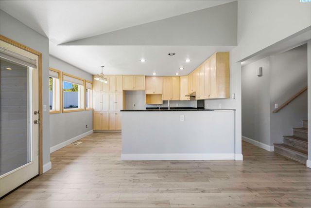 11021 View Lane, Pasco, WA 99301