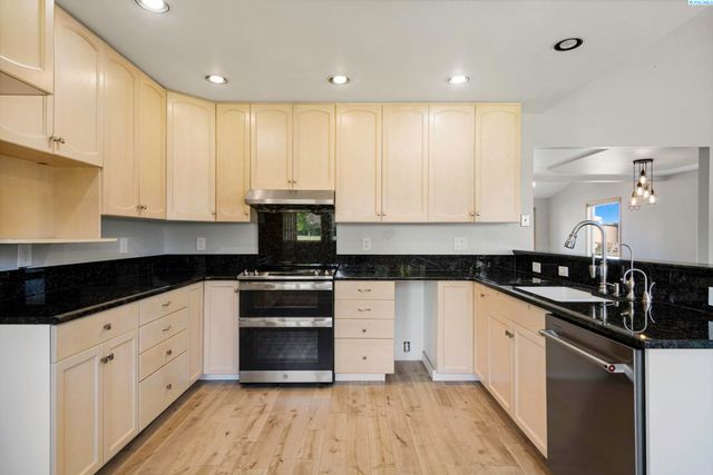 11021 View Lane, Pasco, WA 99301