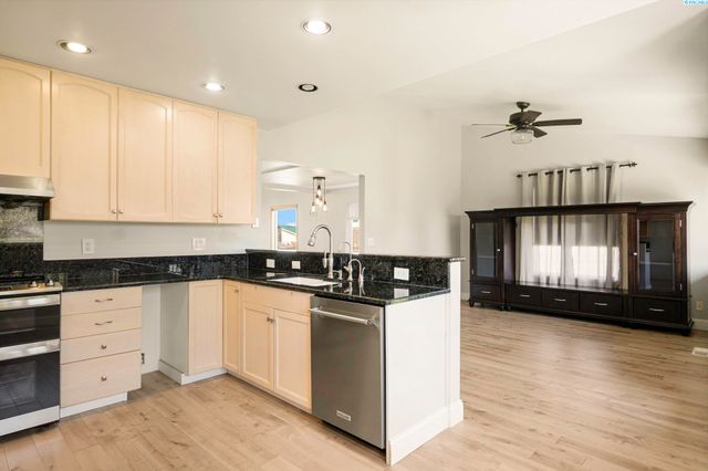 11021 View Lane, Pasco, WA 99301