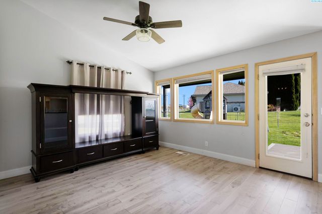 11021 View Lane, Pasco, WA 99301