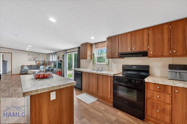 308 Cowboy Road, Jesup, GA 31545