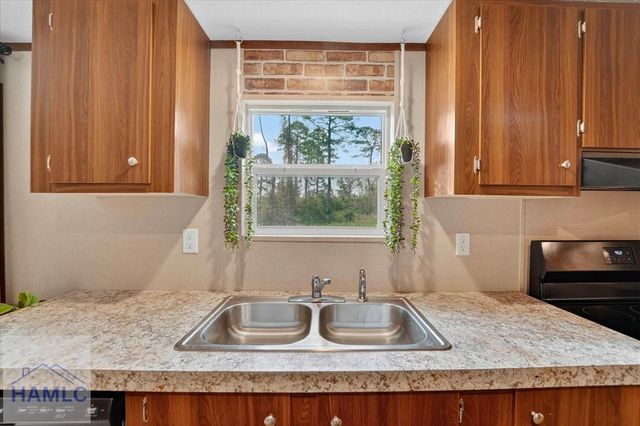 308 Cowboy Road, Jesup, GA 31545