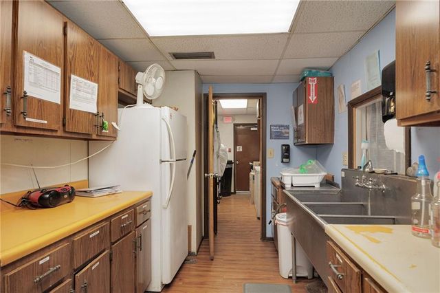 3712 Pacific Street, St Joseph, MO 64507