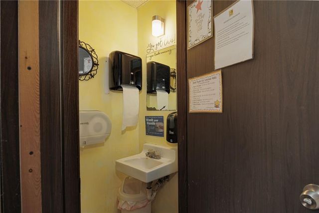 3712 Pacific Street, St Joseph, MO 64507