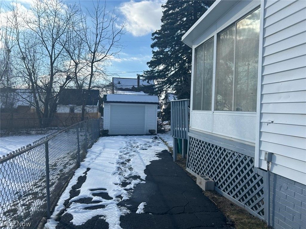 5146 Arch Street, Maple Heights, OH 44137