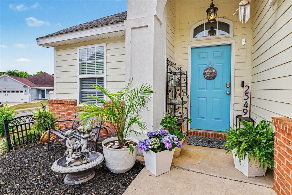 Image 1 of property listing at 2549 Heathrow Drive, Tallahassee, FL 32312