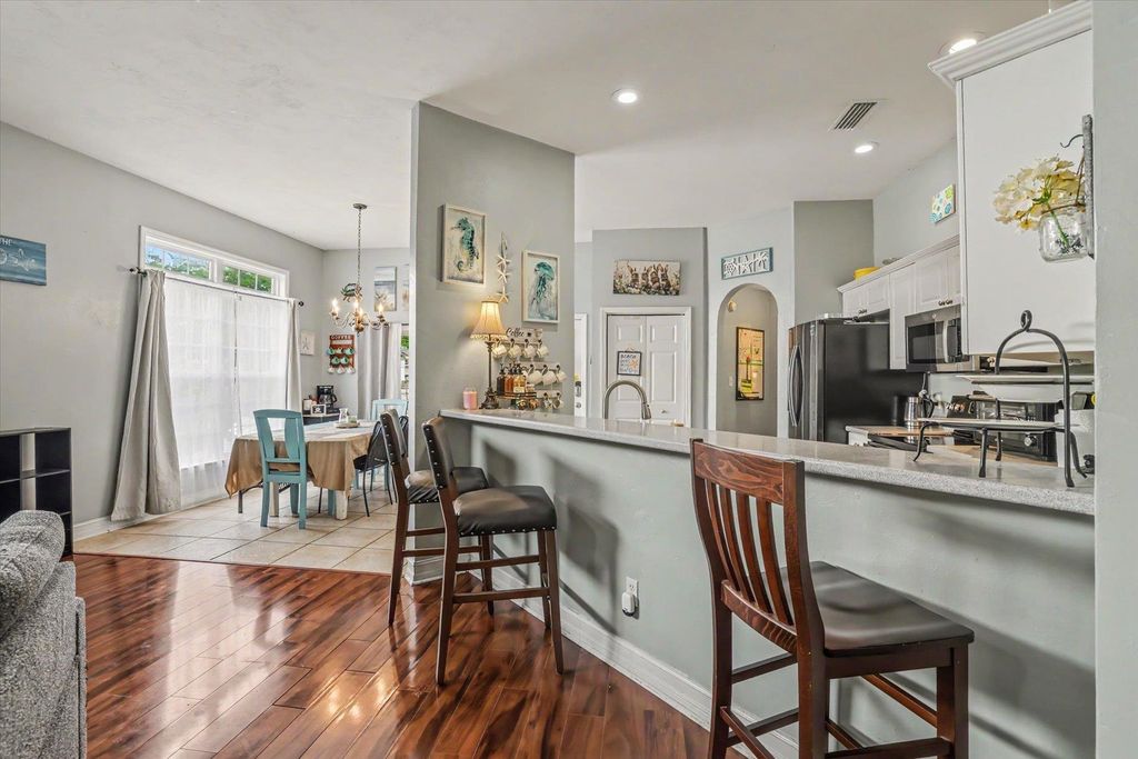Image 10 of property listing at 2549 Heathrow Drive, Tallahassee, FL 32312