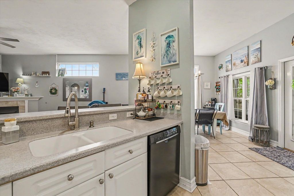 Image 21 of property listing at 2549 Heathrow Drive, Tallahassee, FL 32312