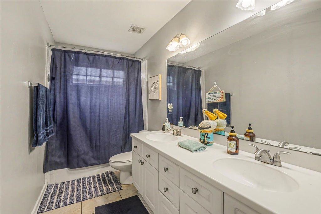 Image 33 of property listing at 2549 Heathrow Drive, Tallahassee, FL 32312