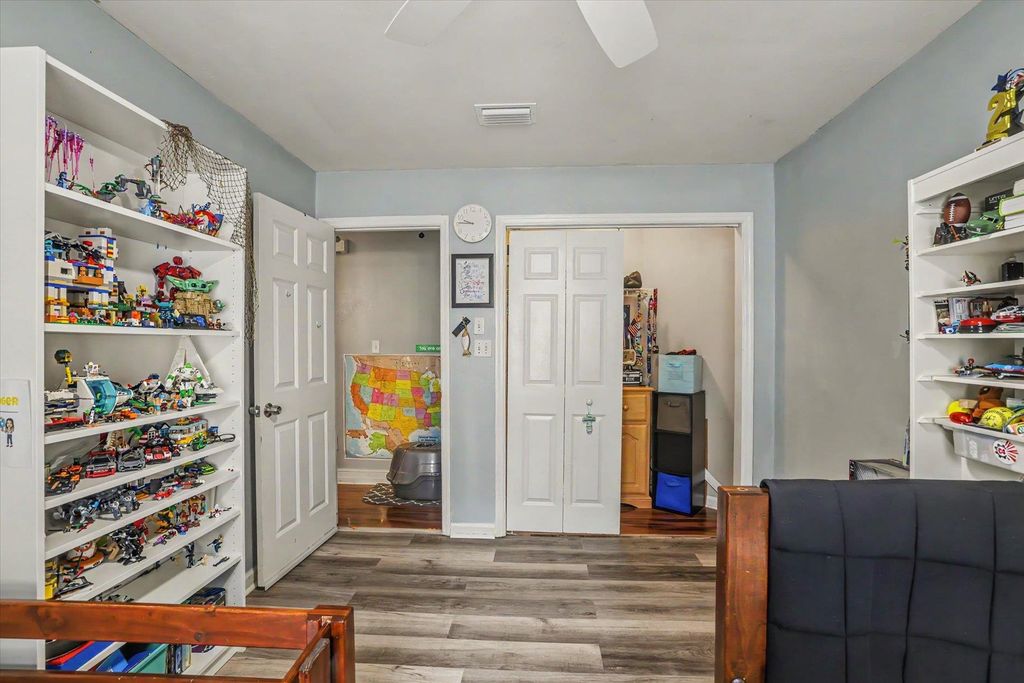 Image 36 of property listing at 2549 Heathrow Drive, Tallahassee, FL 32312