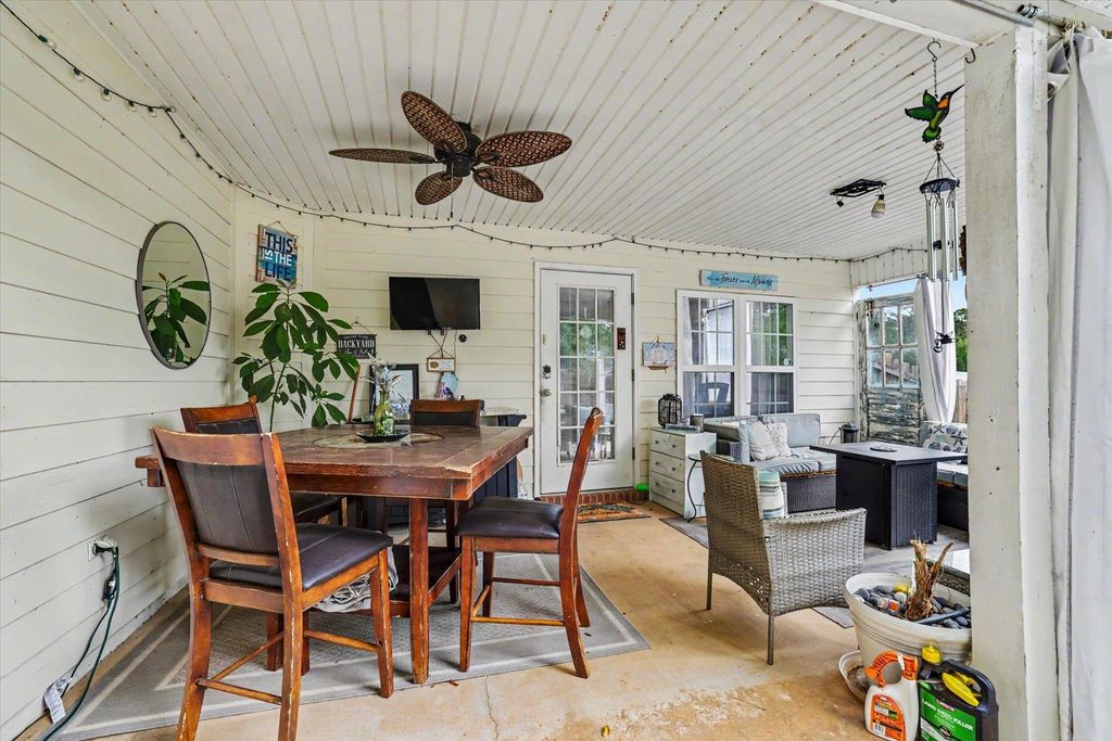 Image 39 of property listing at 2549 Heathrow Drive, Tallahassee, FL 32312
