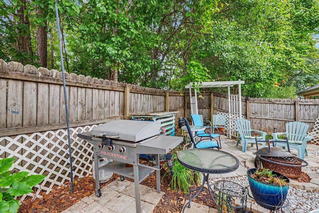 Image 44 of property listing at 2549 Heathrow Drive, Tallahassee, FL 32312