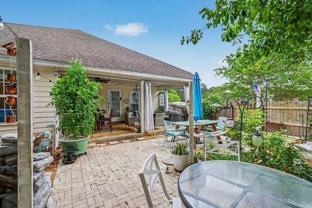 Image 46 of property listing at 2549 Heathrow Drive, Tallahassee, FL 32312