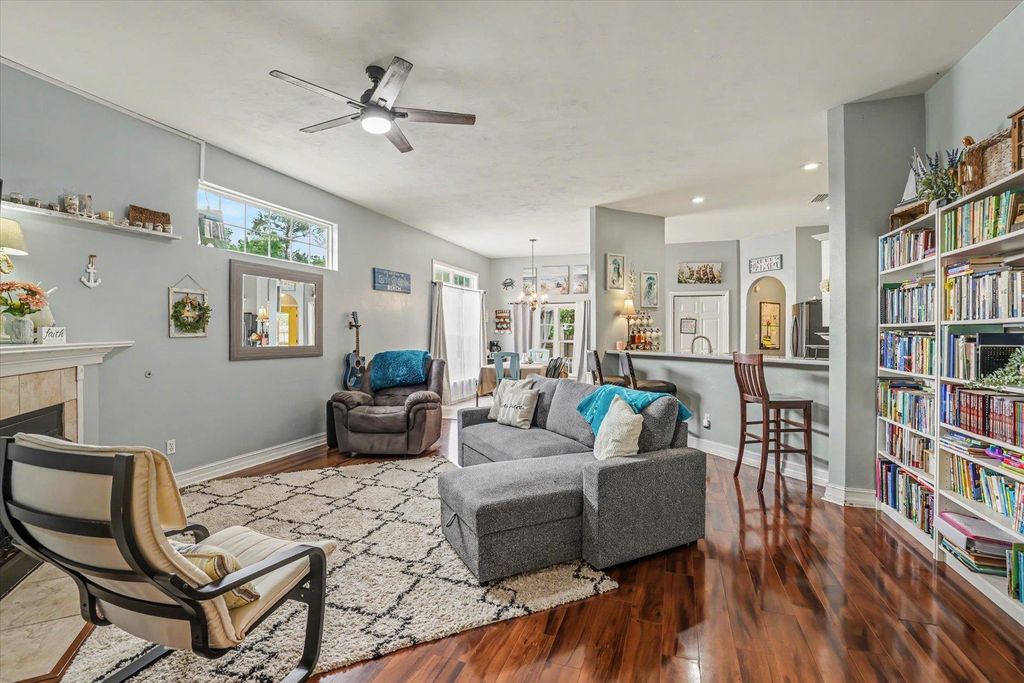 Image 5 of property listing at 2549 Heathrow Drive, Tallahassee, FL 32312