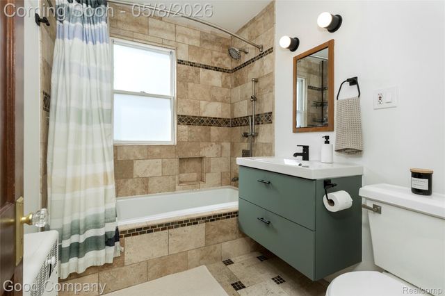 621 W Hazelhurst Street, Ferndale, MI 48220
