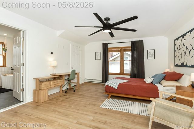 621 W Hazelhurst Street, Ferndale, MI 48220