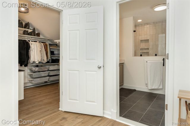 621 W Hazelhurst Street, Ferndale, MI 48220