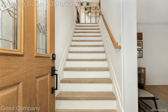621 W Hazelhurst Street, Ferndale, MI 48220