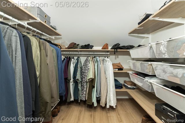 621 W Hazelhurst Street, Ferndale, MI 48220