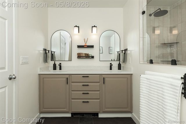 621 W Hazelhurst Street, Ferndale, MI 48220