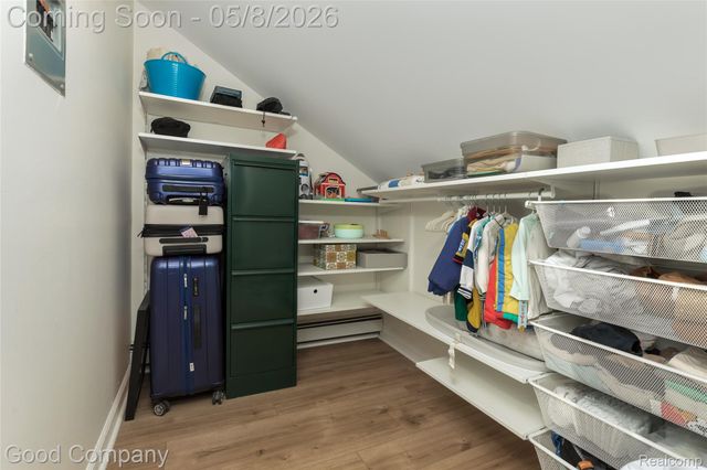 621 W Hazelhurst Street, Ferndale, MI 48220