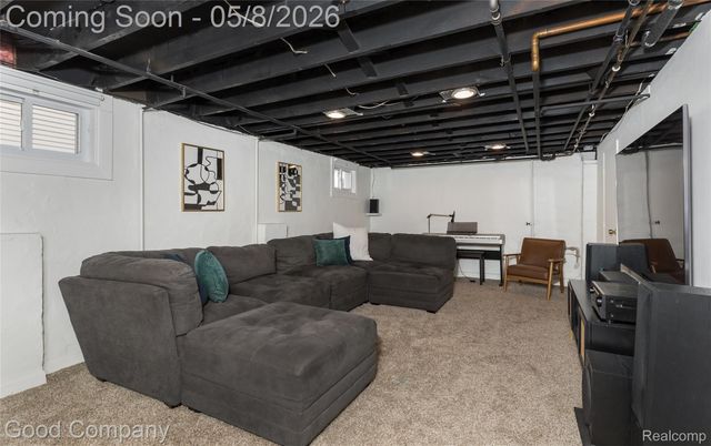 621 W Hazelhurst Street, Ferndale, MI 48220