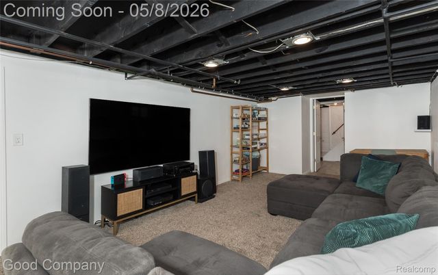 621 W Hazelhurst Street, Ferndale, MI 48220