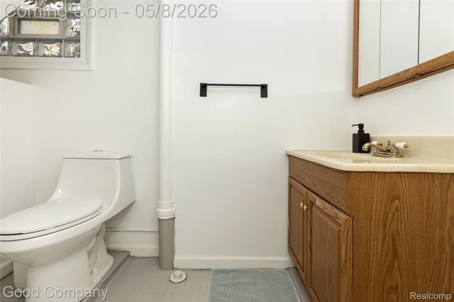 621 W Hazelhurst Street, Ferndale, MI 48220