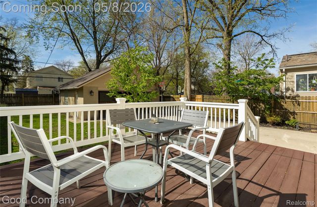 621 W Hazelhurst Street, Ferndale, MI 48220