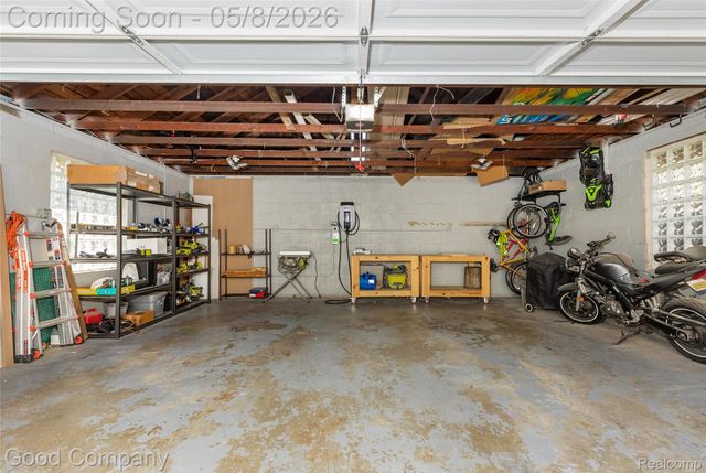 621 W Hazelhurst Street, Ferndale, MI 48220